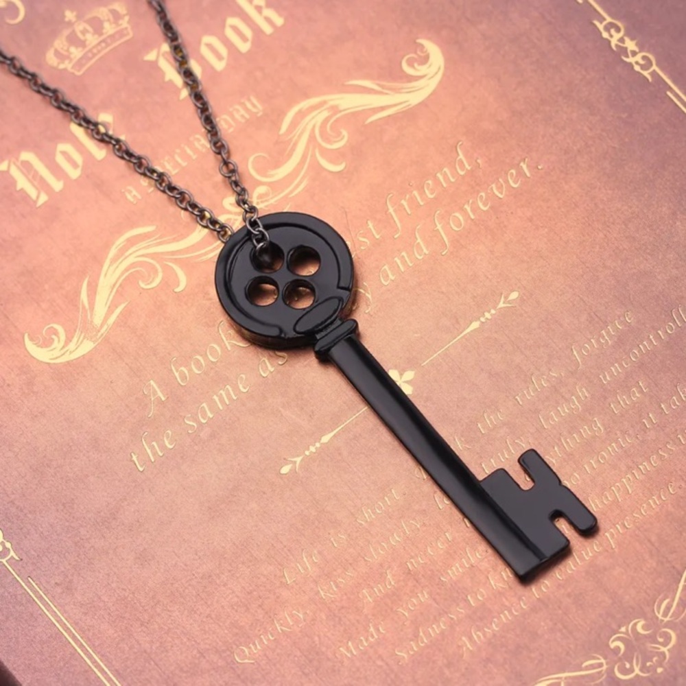 🌸 Coralline Button Key Necklace
